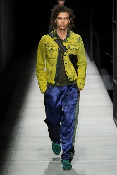 Look 52
